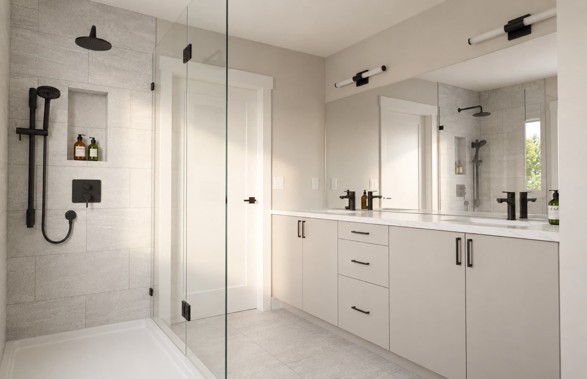 Paramount Peak ensuite in the Oak and Ivory scheme